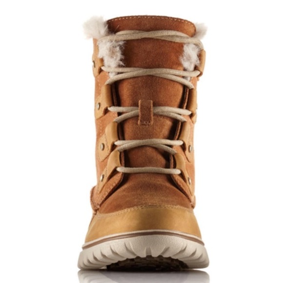 Sorel Women's Cozy Joan Boots like new tan boots size 9.5 waterproof lace boots‌ - Picture 3 of 13